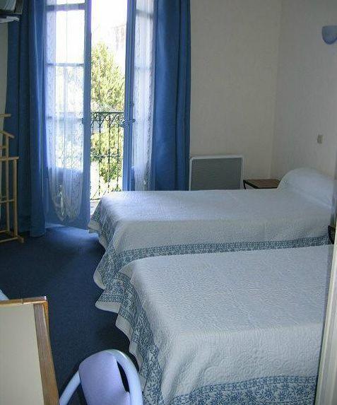 Hotel Du Champs De Mars Béziers Oda fotoğraf