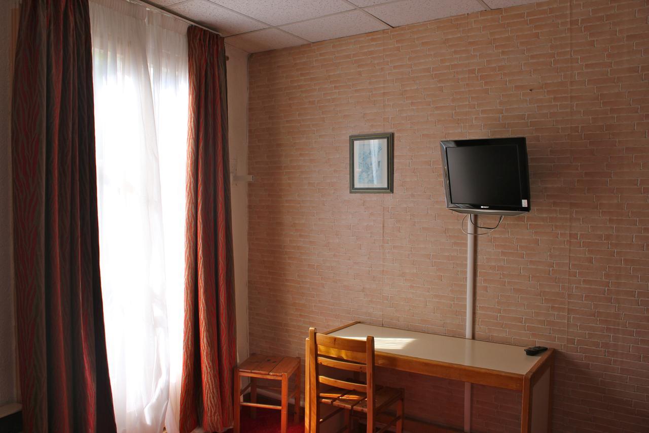 Hotel Du Champs De Mars Béziers Oda fotoğraf