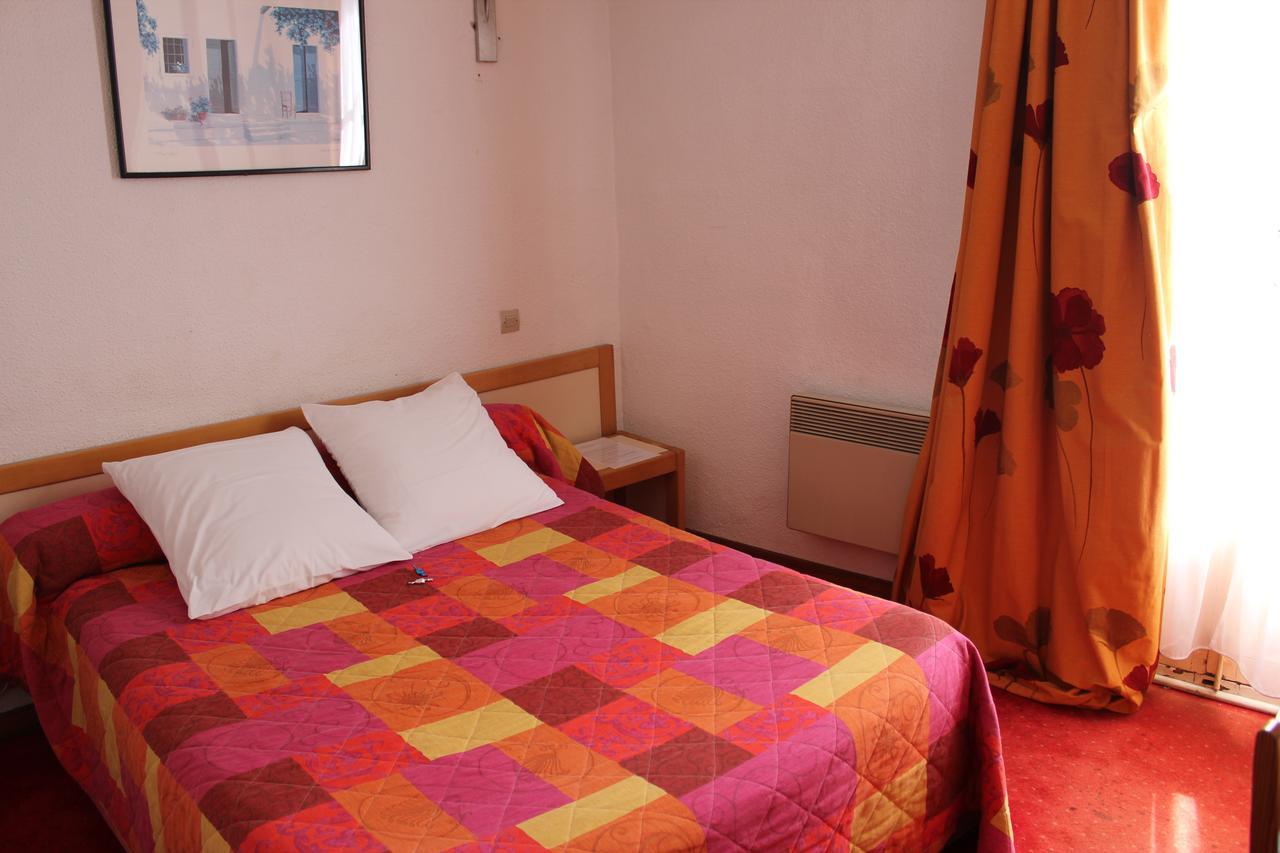 Hotel Du Champs De Mars Béziers Oda fotoğraf